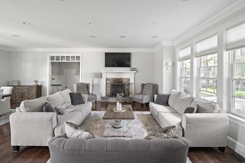 148 Edgewater Dr, Needham, MA 02492 photo 8