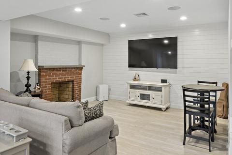 148 Edgewater Dr, Needham, MA 02492 photo 29