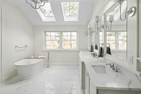 148 Edgewater Dr, Needham, MA 02492 photo 19