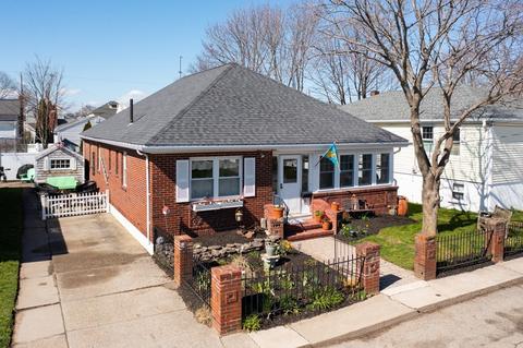 39 G St, Hull, MA 02045 photo 1