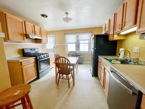 66 Windemere St, Springfield, MA 01104 photo 8