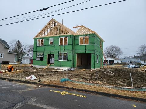 47 Joy St, Chicopee, MA 01013 photo 4