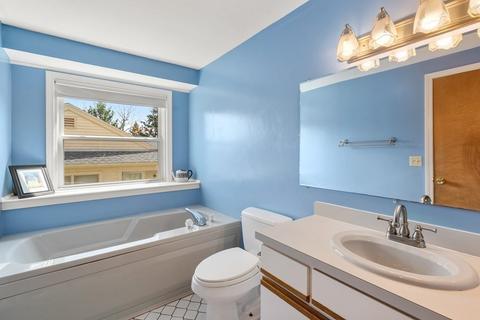 7 Stonegate Ln, Worcester, MA 01605 photo 8
