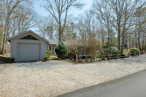 46 Glenneagle Dr, Mashpee, MA 02649 photo 5