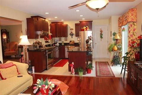 90 W Colonial Rd, Springfield, MA 01129 photo 4