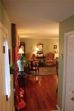 90 W Colonial Rd, Springfield, MA 01129 photo 11