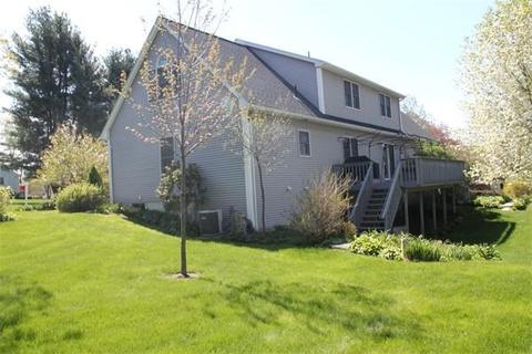 90 W Colonial Rd, Springfield, MA 01129 photo 28