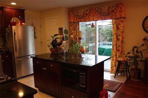 90 W Colonial Rd, Springfield, MA 01129 photo 6