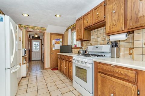 31 Pleasant View Ave, Everett, MA 02149 photo 9