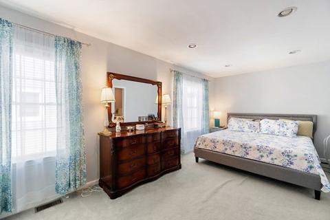 518 E 8th St, Boston, MA 02127 photo 21