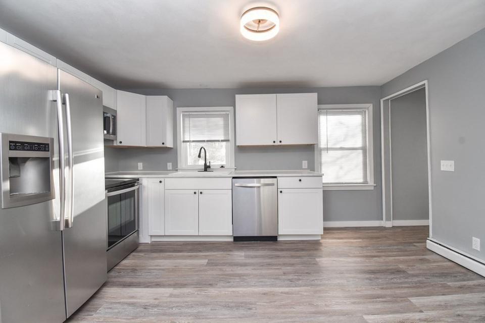  222 Cabinet St, Springfield, MA 01129 photo 7