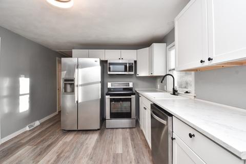 222 Cabinet St, Springfield, MA 01129 photo 5
