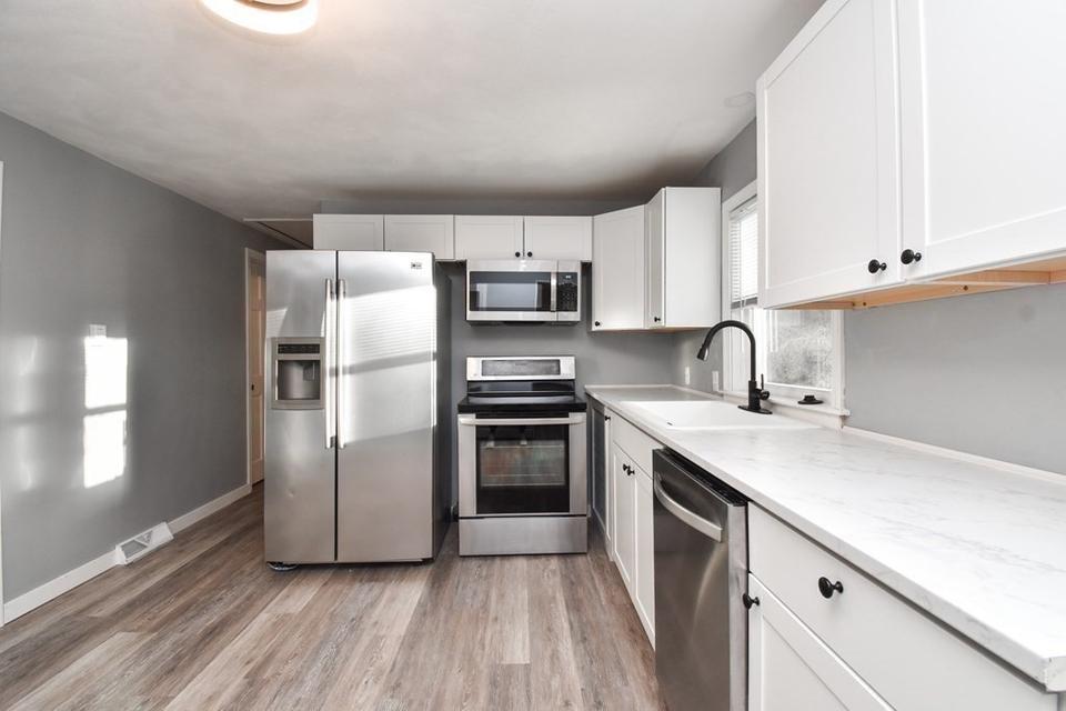  222 Cabinet St, Springfield, MA 01129 photo 5