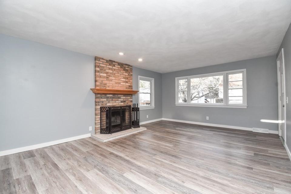  222 Cabinet St, Springfield, MA 01129 photo 11