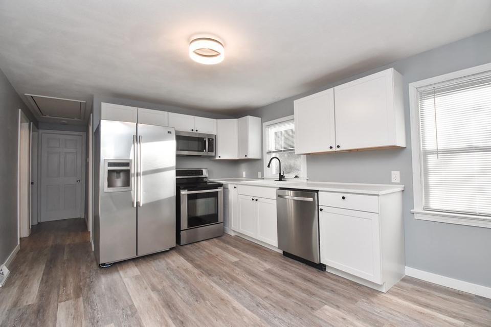  222 Cabinet St, Springfield, MA 01129 photo 6
