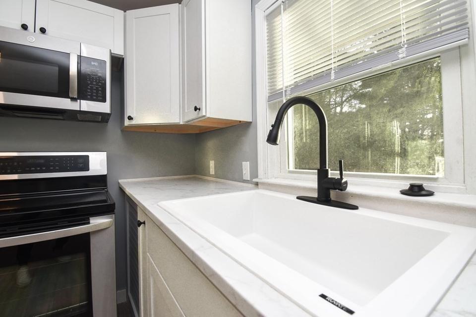  222 Cabinet St, Springfield, MA 01129 photo 8