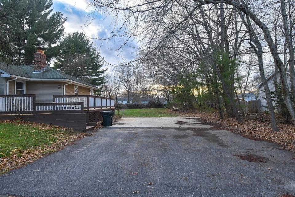  222 Cabinet St, Springfield, MA 01129 photo 33