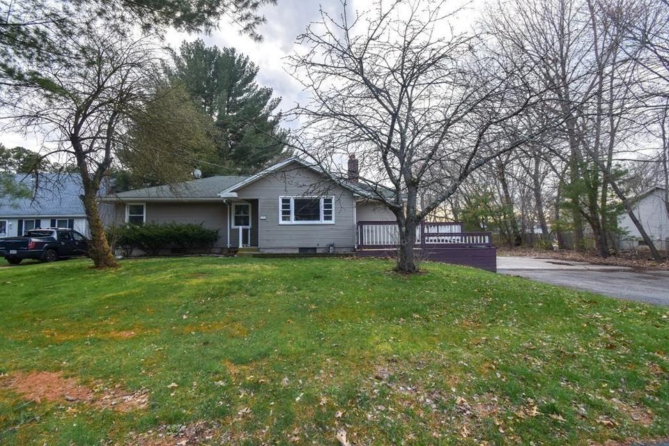  222 Cabinet St, Springfield, MA 01129 photo 2