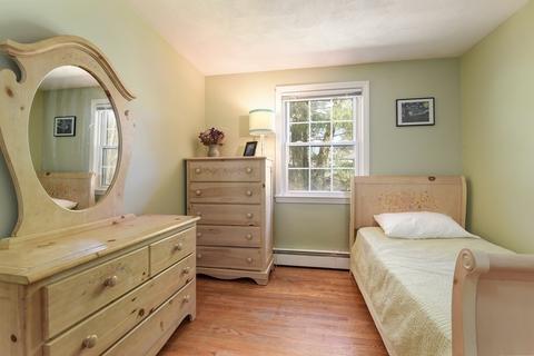 96 Canterbury Ln, Needham, MA 02492 photo 16