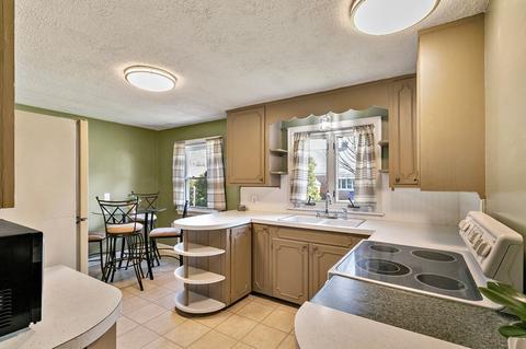 145 Devens St, Springfield, MA 01151 photo 9