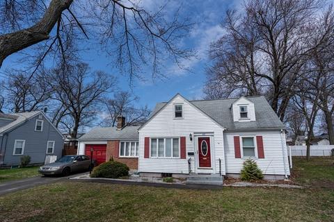 102 Frontenac St, Chicopee, MA 01020 photo 2