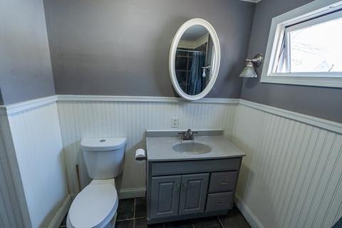 102 Frontenac St, Chicopee, MA 01020 photo 9