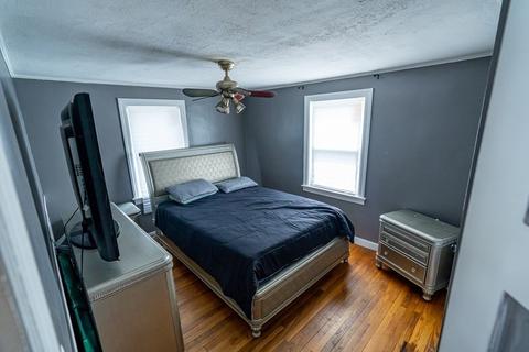 102 Frontenac St, Chicopee, MA 01020 photo 13