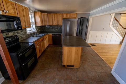 102 Frontenac St, Chicopee, MA 01020 photo 15