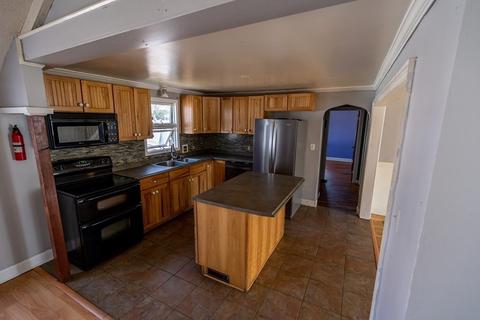 102 Frontenac St, Chicopee, MA 01020 photo 16