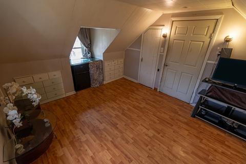 102 Frontenac St, Chicopee, MA 01020 photo 22