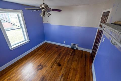 102 Frontenac St, Chicopee, MA 01020 photo 12