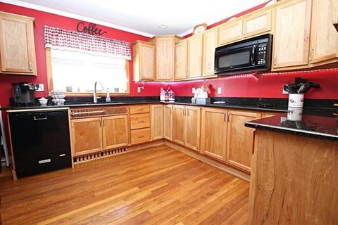 5 Edison St, Saugus, MA 01906 photo 3