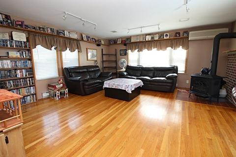 5 Edison St, Saugus, MA 01906 photo 11