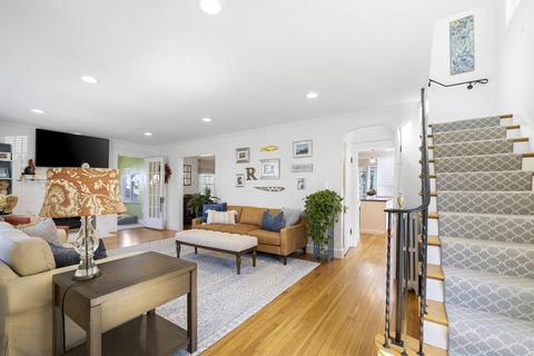 15 Pickwick Rd, Marblehead, MA 01945 photo 4