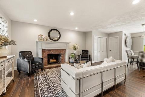 3 Patrick Cir, Stoneham, MA 02180 photo 5