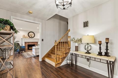 3 Patrick Cir, Stoneham, MA 02180 photo 4