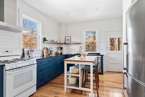 60 Chestnut St #2, Brookline, MA 02445 photo 4