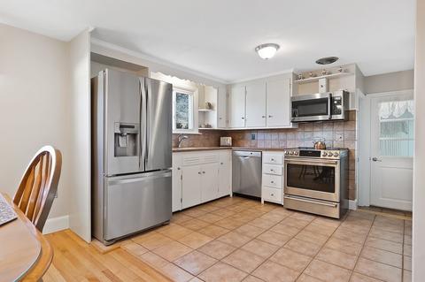 122 Collins St, Danvers, MA 01923 photo 10