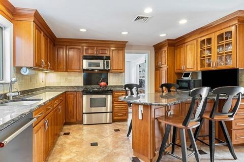 135 Lindbergh Ave, Needham, MA 02494 photo 5