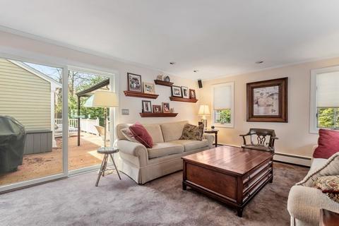 135 Lindbergh Ave, Needham, MA 02494 photo 4