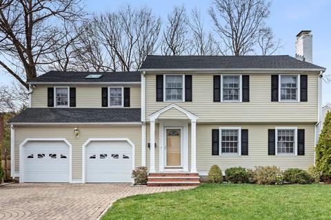 135 Lindbergh Ave, Needham, MA 02494 photo 1