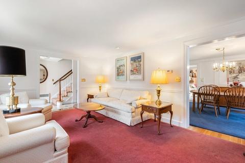 135 Lindbergh Ave, Needham, MA 02494 photo 2