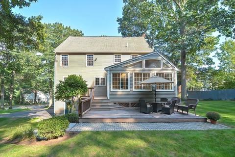 9 Walnut Hill Rd, Millis, MA 02054 photo 4