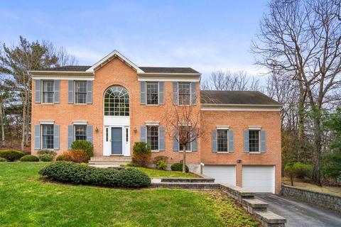 27 Foundry Rd, Sharon, MA 02067 photo 1