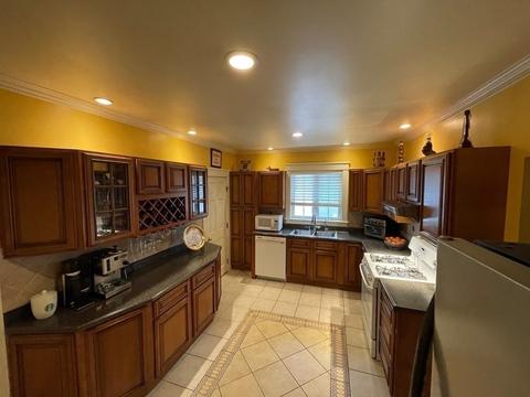 721 New Boston Rd, Fall River, MA 02720 photo 2