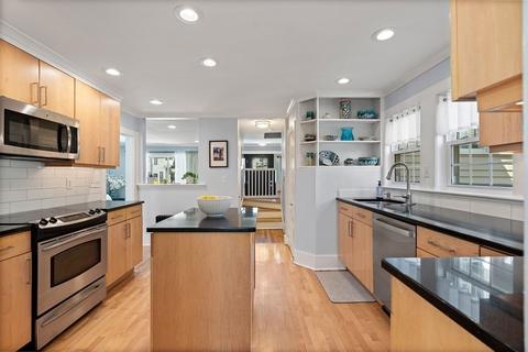 208 Pleasant, Marblehead, MA 01945 photo 14