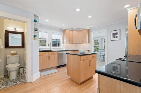 208 Pleasant, Marblehead, MA 01945 photo 12