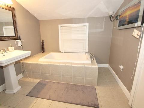 9 Forkey Ave, Worcester, MA 01603 photo 9