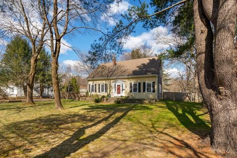 39 Fuller St, Dedham, MA 02026 photo 2