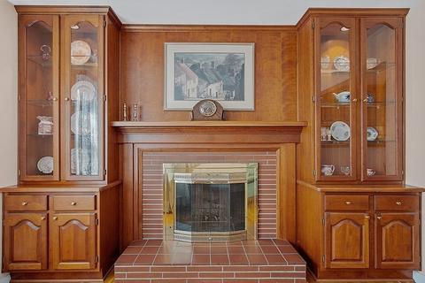 99 Whitcomb Dr, Lancaster, MA 01523 photo 4